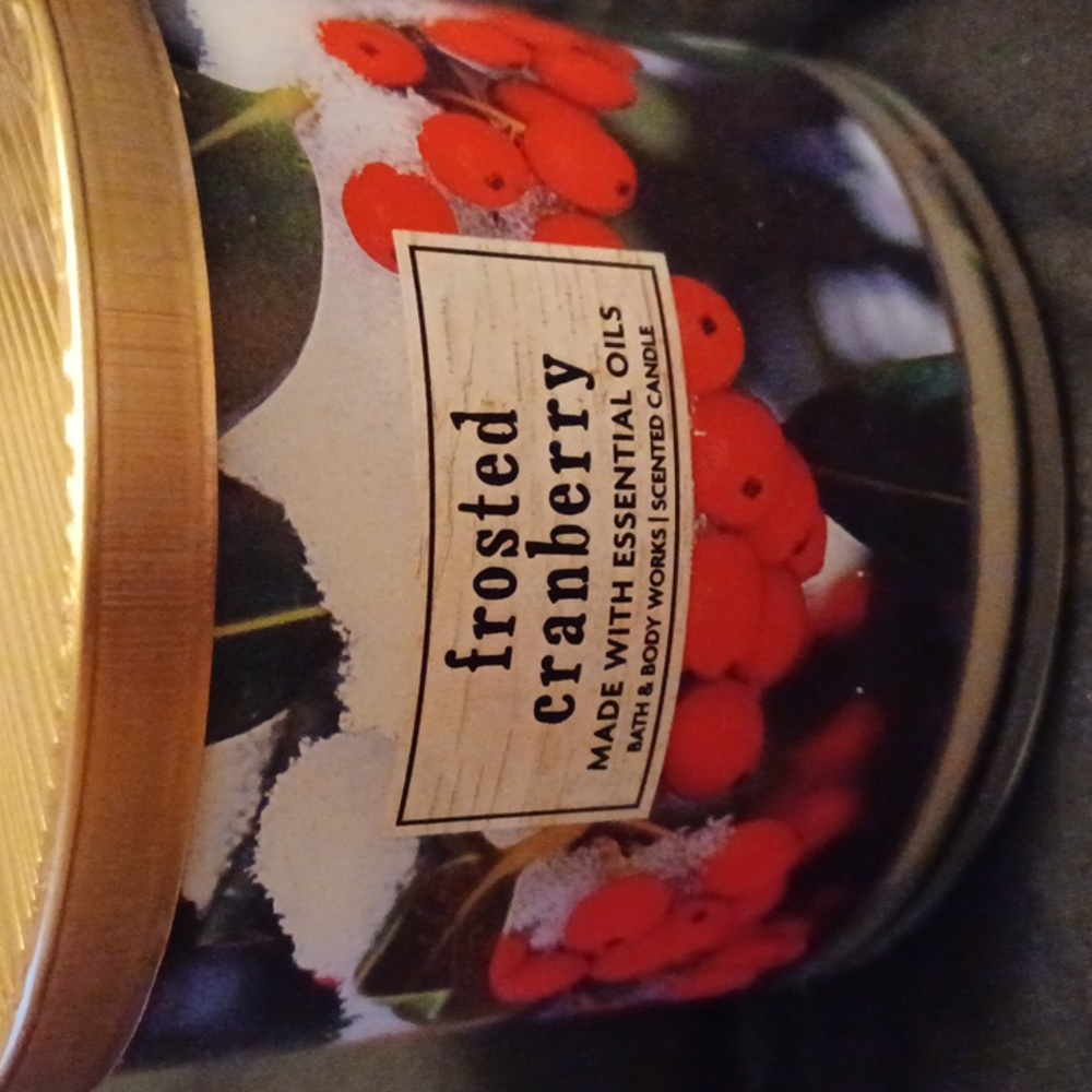 Bath & Body Works White Barn Frosted Cranberry Large Candle